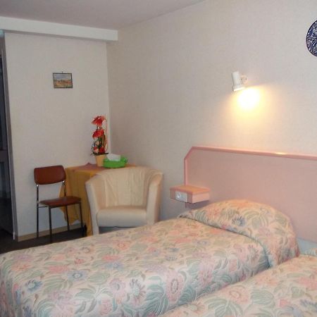 L'Etoile D'Or Hotel Бурбон-ле-Ба Екстериор снимка